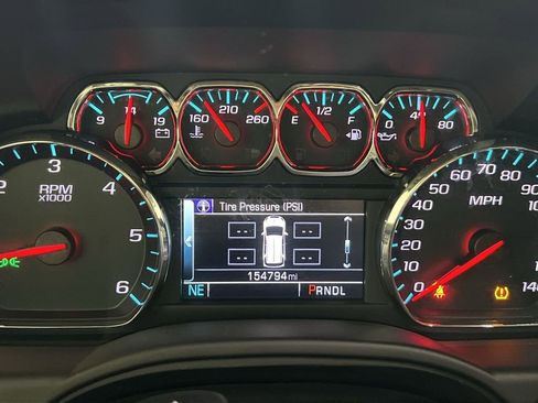 Used 2019 Chevrolet Suburban LT image 17