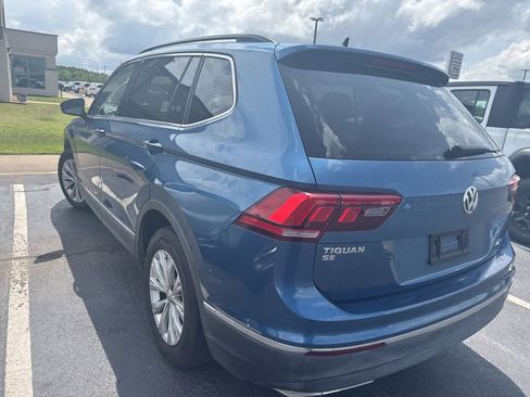 Used 2018 Volkswagen Tiguan SE w/ Panoramic Sunroof Package FWD image 5