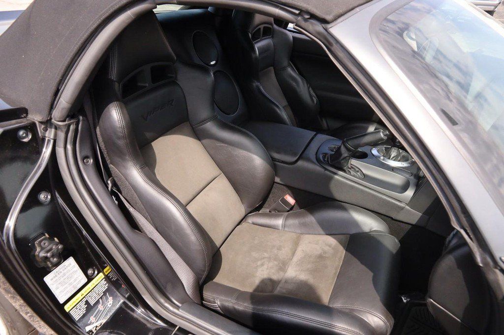 Used 2005 Dodge Viper SRT-10 RWD image 23