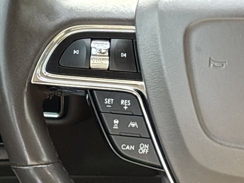 Used 2022 Lincoln Nautilus Reserve w/ Equipment Group 201A image 23