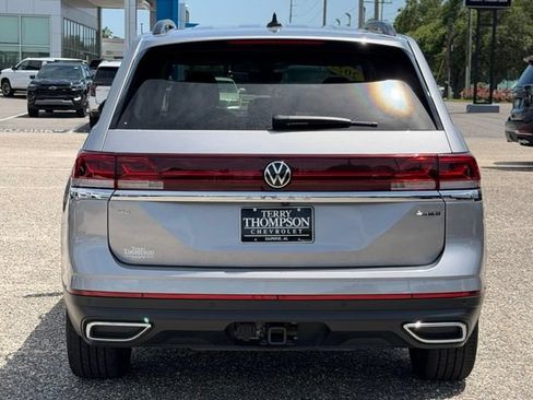 Used 2025 Volkswagen Atlas SE AWD/4WD image 3