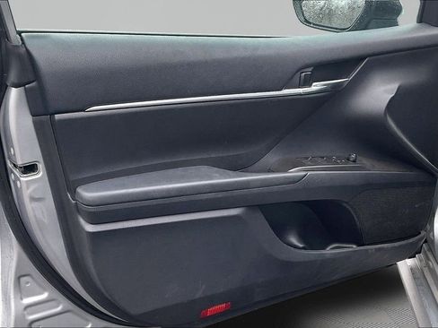 Used 2021 Toyota Camry LE image 22