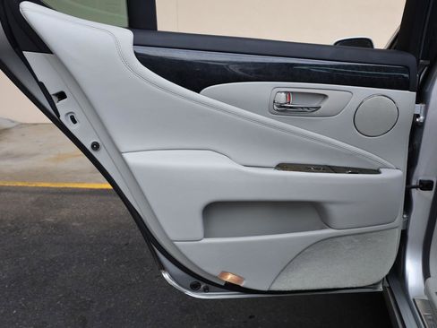 Used 2008 Lexus LS 460 RWD image 18
