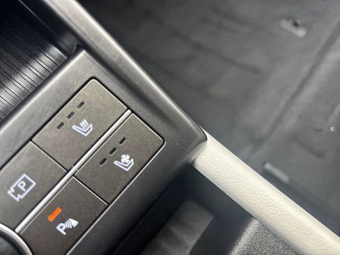 Used 2024 Hyundai Kona Limited image 8