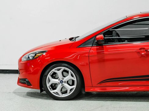 Used 2013 Ford Focus ST FWD image 10