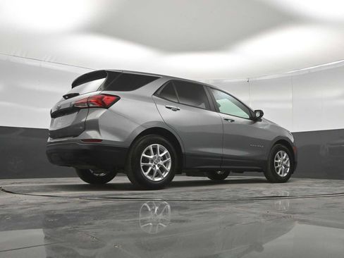 Used 2023 Chevrolet Equinox LS w/ LS Convenience Package FWD image 39