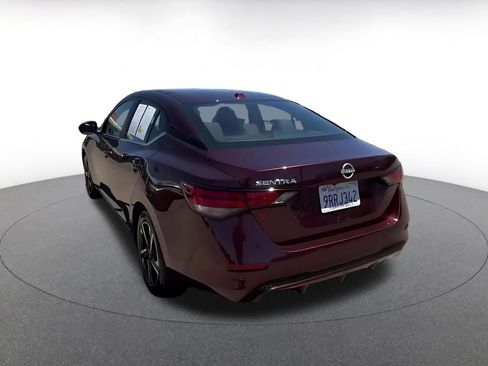 Used 2025 Nissan Sentra SV FWD image 9