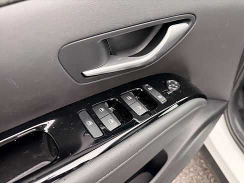 Used 2024 Hyundai Santa Cruz Limited image 16