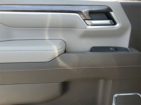 Used 2022 Chevrolet Silverado 1500 LTZ w/ LTZ Premium Package image 15