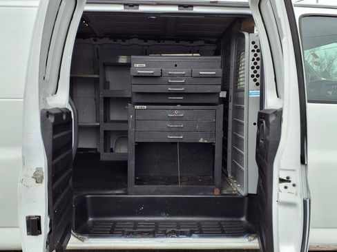 Used 2016 Chevrolet Express 2500 Extended image 14