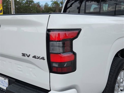 Used 2022 Nissan Frontier SV w/ Technology Package image 7