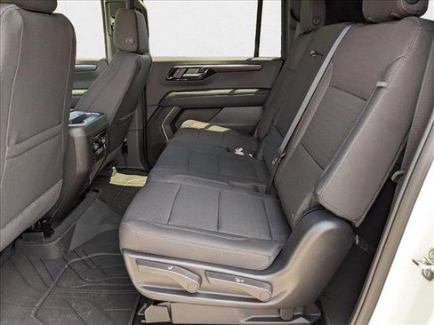 New 2025 Chevrolet Suburban LS image 15