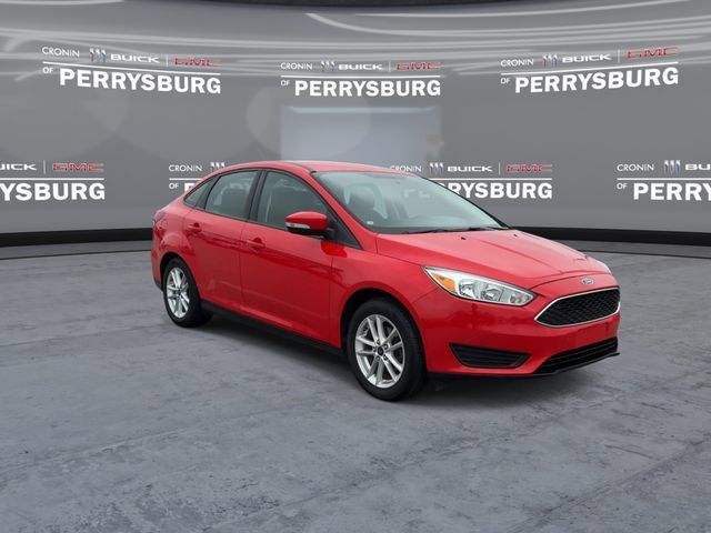 Used 2015 Ford Focus SE FWD image 2