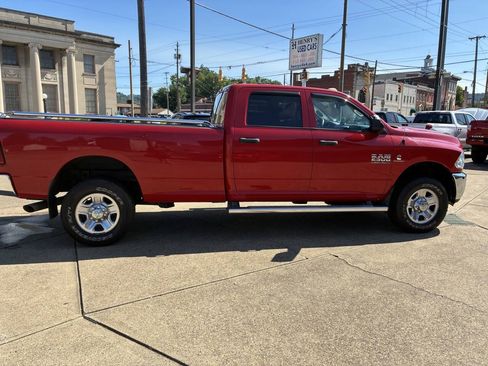 Used 2014 RAM 2500 Tradesman w/ Chrome Appearance Group AWD/4WD image 6