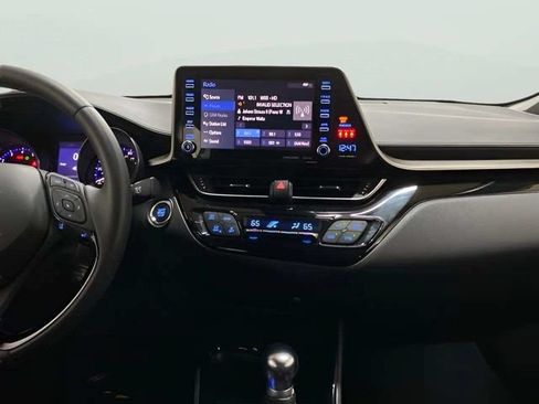 Used 2019 Toyota C-HR XLE FWD image 14
