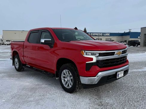Used 2022 Chevrolet Silverado 1500 LT image 2
