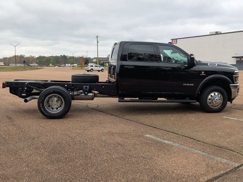 New 2026 RAM 3500 Big Horn AWD/4WD image 7