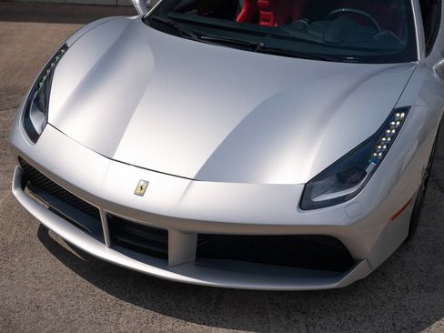 Used 2017 Ferrari 488 Spider RWD image 10