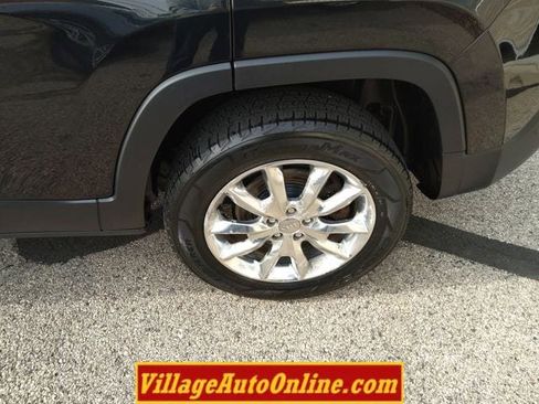 Used 2014 Jeep Cherokee Limited w/ Technology Group image 10