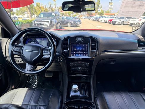Used 2017 Chrysler 300 S RWD image 16