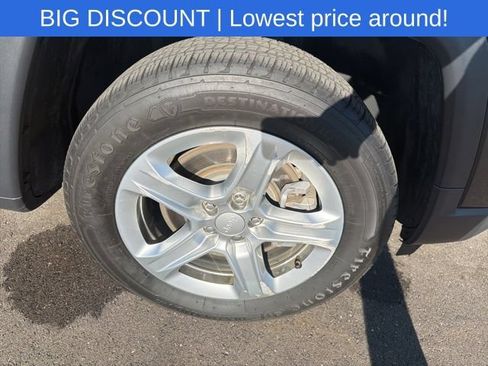 Used 2023 Jeep Compass Latitude AWD/4WD image 5