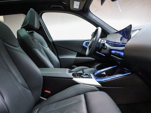 Certified 2025 BMW X3 xDrive30i w/ M Sport Package image 17