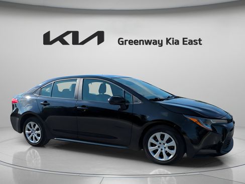 Used 2024 Toyota Corolla LE FWD image 3