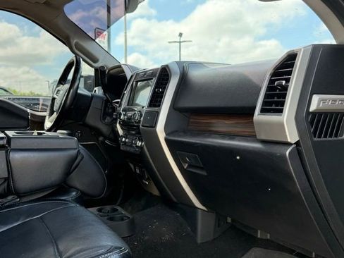 Used 2017 Ford F150 Lariat AWD/4WD image 16