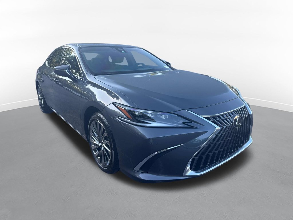 Used 2025 Lexus ES 300h Ultra Luxury w/ Accessory Package (Z2) FWD image 4