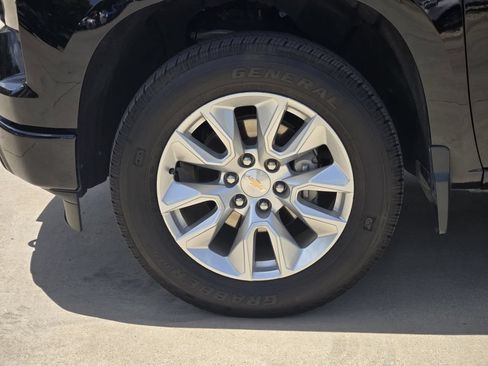 Used 2025 Chevrolet Silverado 1500 Custom RWD image 17