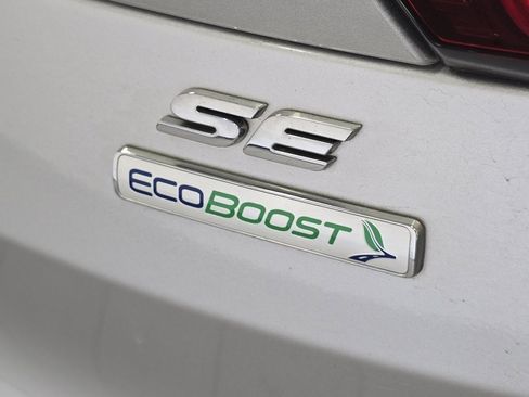 Used 2019 Ford Escape SE image 16