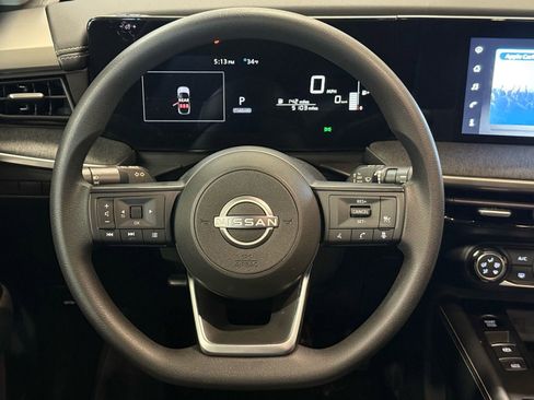 Used 2025 Nissan Kicks SV image 23