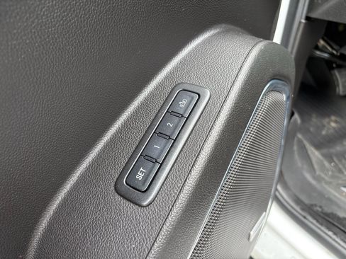 Used 2016 GMC Yukon SLT w/ Open Road Package AWD/4WD image 19