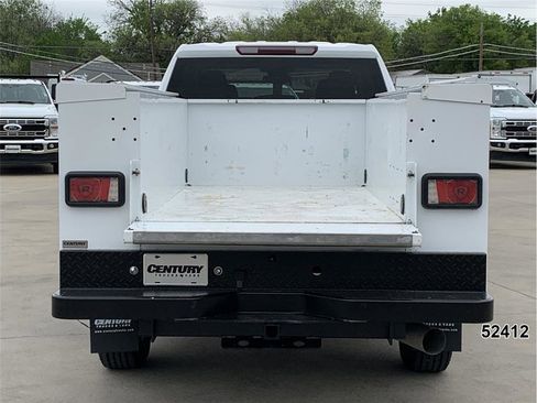 Used 2024 Chevrolet Silverado 2500 LT w/ Convenience Package image 10