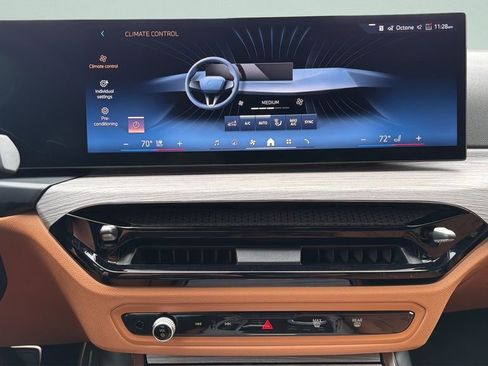 New 2026 BMW 330i Sedan w/ M Sport Package image 18