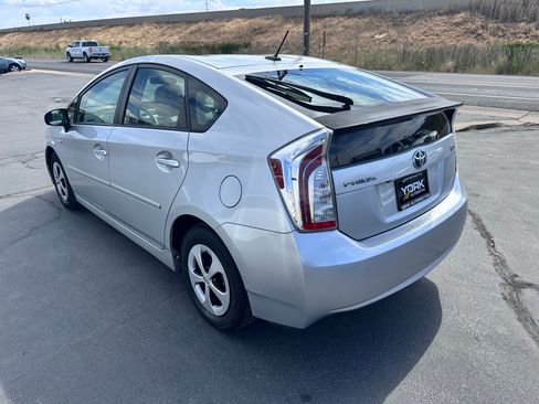 Used 2013 Toyota Prius Three FWD image 4