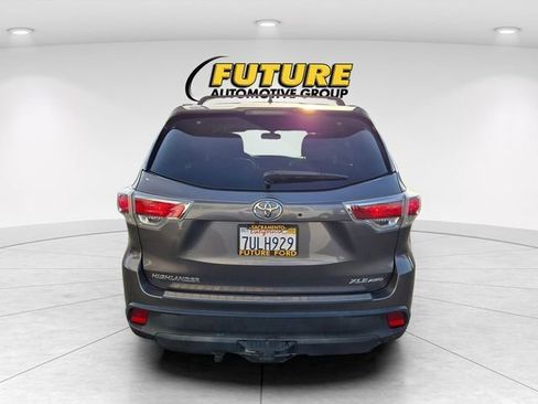 Used 2016 Toyota Highlander XLE image 6