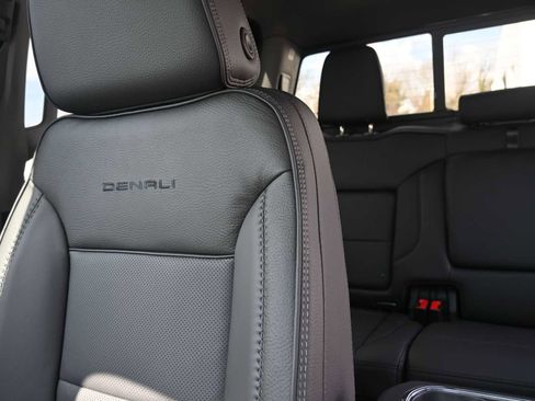 New 2026 GMC Sierra 3500 Denali w/ Denali Reserve Package image 35