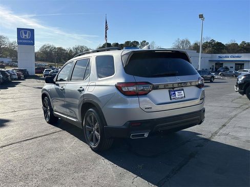 Certified 2025 Honda Pilot Sport image 23