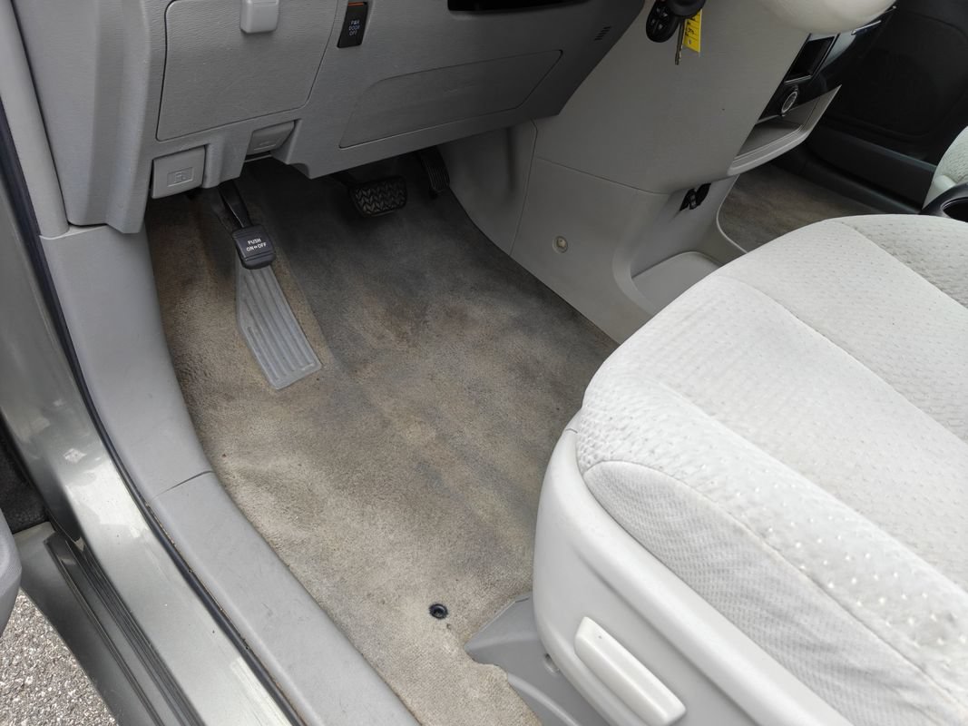 Used 2011 Toyota Sienna LE FWD image 22