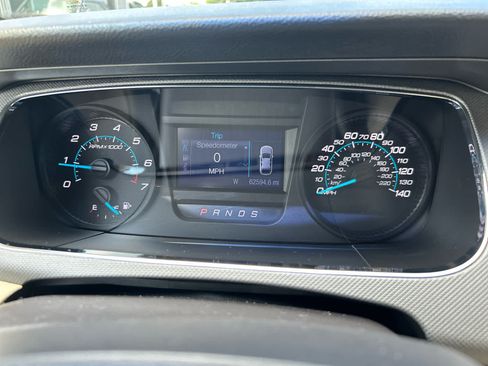 Used 2016 Ford Taurus SE FWD image 14
