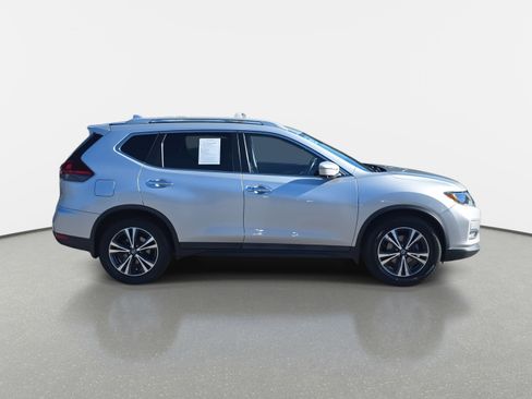 Used 2019 Nissan Rogue SV w/ Sun & Sound Touring Package image 4