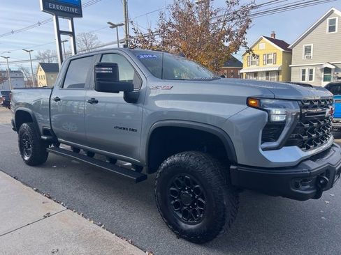 Used 2024 Chevrolet Silverado 2500 ZR2 w/ ZR2 Bison Edition image 6