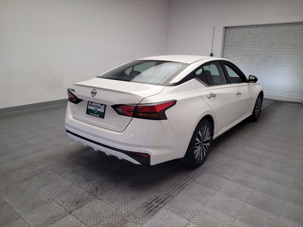 Used 2025 Nissan Altima 2.5 SV FWD image 9