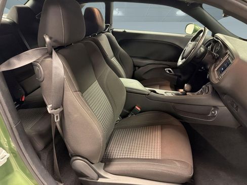 Used 2023 Dodge Challenger SXT RWD image 28