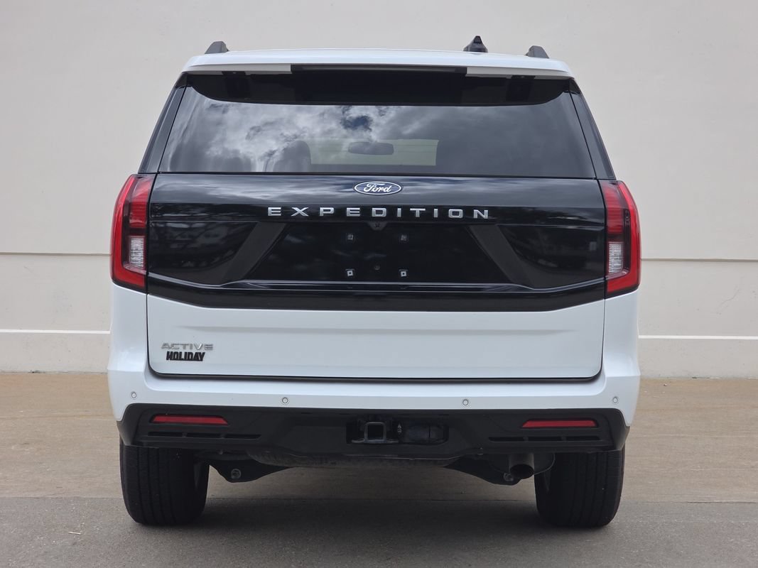 Used 2025 Ford Expedition Active RWD image 4