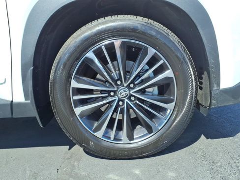 Used 2025 Toyota Grand Highlander AWD Hybrid image 9