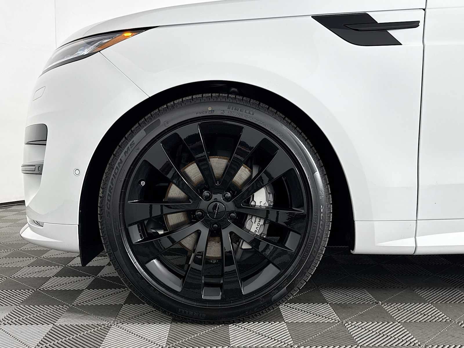 New 2026 Land Rover Range Rover Sport Dynamic SE AWD/4WD image 30