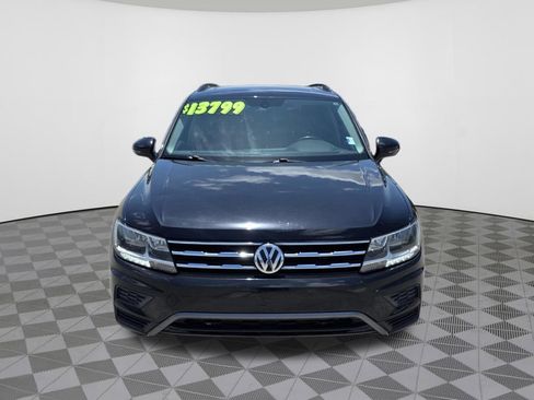 Used 2020 Volkswagen Tiguan SE w/ Panoramic Sunroof Package FWD image 3