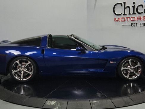 Used 2007 Chevrolet Corvette Coupe w/ Performance Package RWD image 12